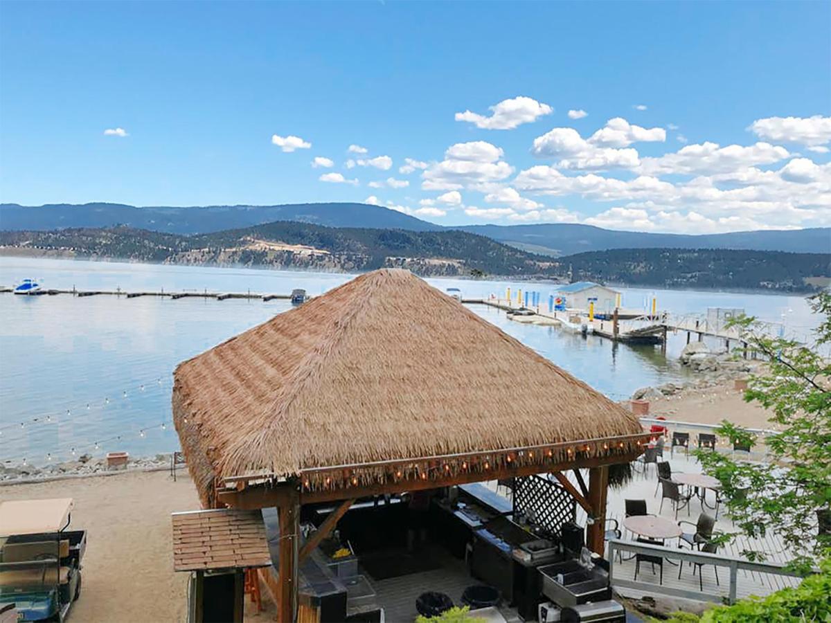 Cozystay Signature Lake Okanagan Resort Келоуна Екстер'єр фото