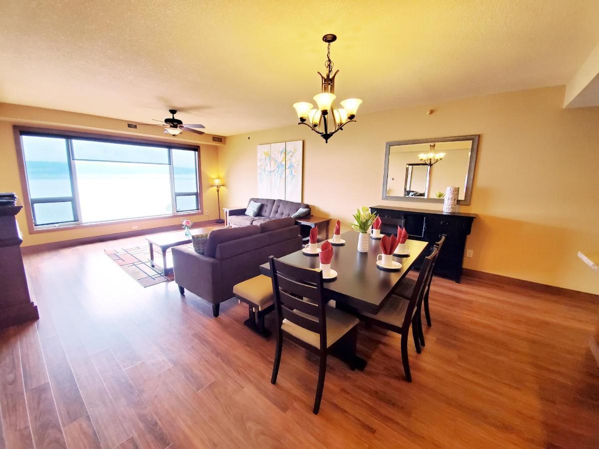 Cozystay Signature Lake Okanagan Resort Келоуна Екстер'єр фото