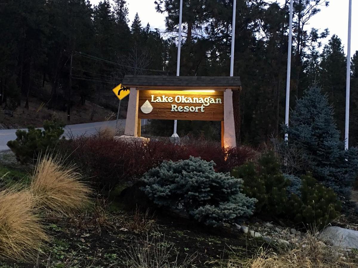 Cozystay Signature Lake Okanagan Resort Келоуна Екстер'єр фото
