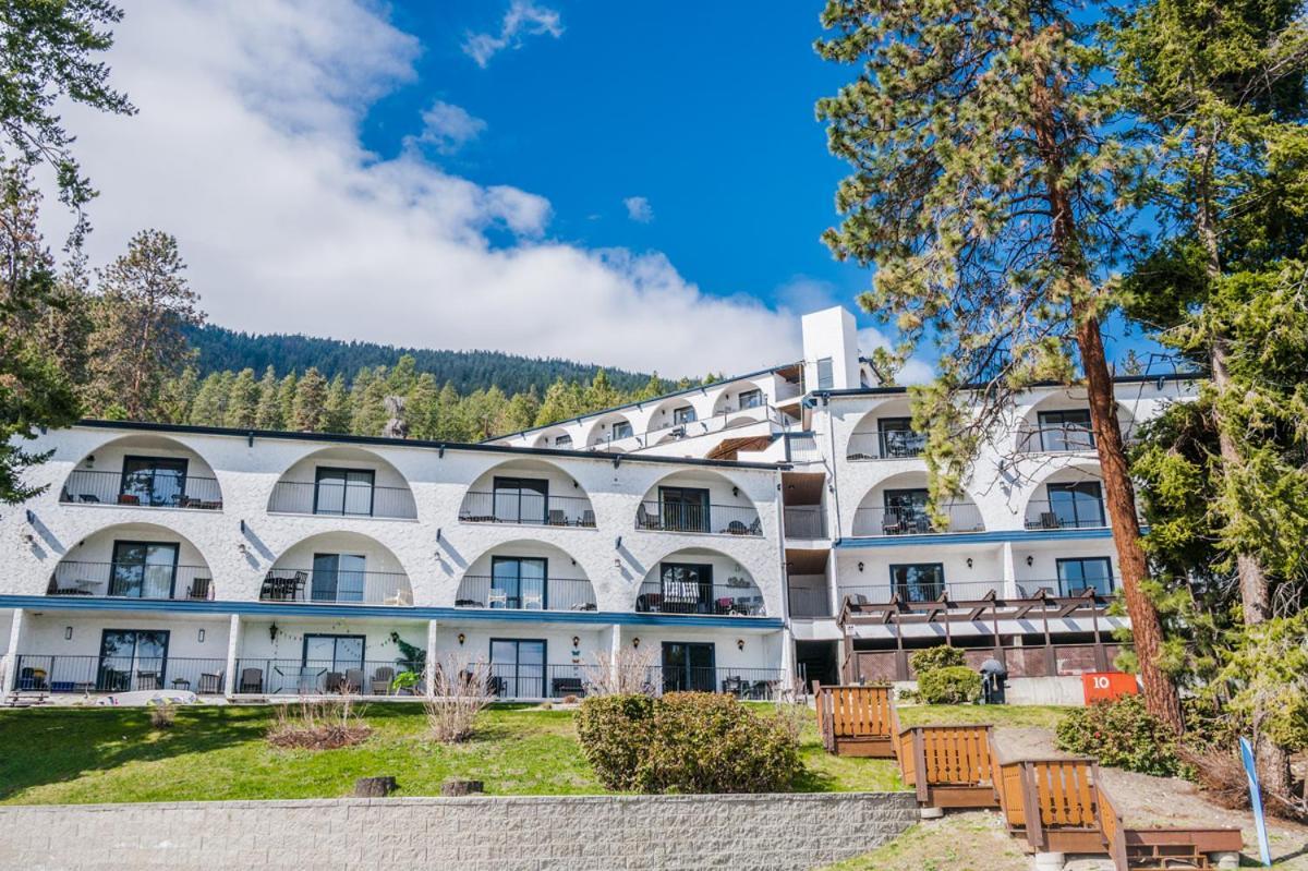 Cozystay Signature Lake Okanagan Resort Келоуна Екстер'єр фото