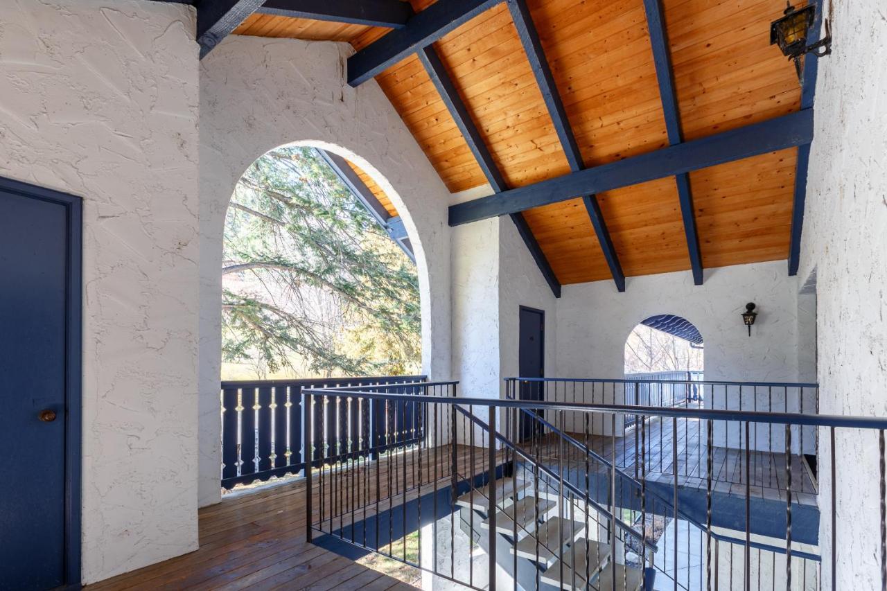 Cozystay Signature Lake Okanagan Resort Келоуна Екстер'єр фото